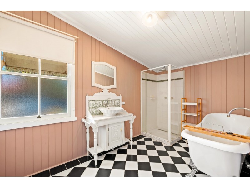 110 Jellicoe Street, North Toowoomba QLD 4350