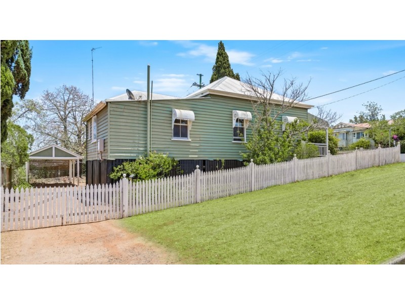 110 Jellicoe Street, North Toowoomba QLD 4350