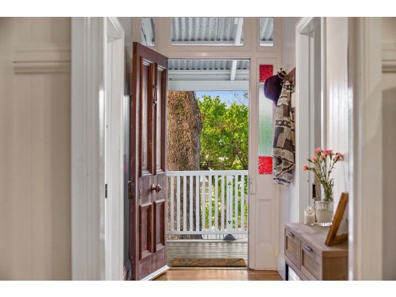 10 Roseberry Street, North Toowoomba QLD 4350