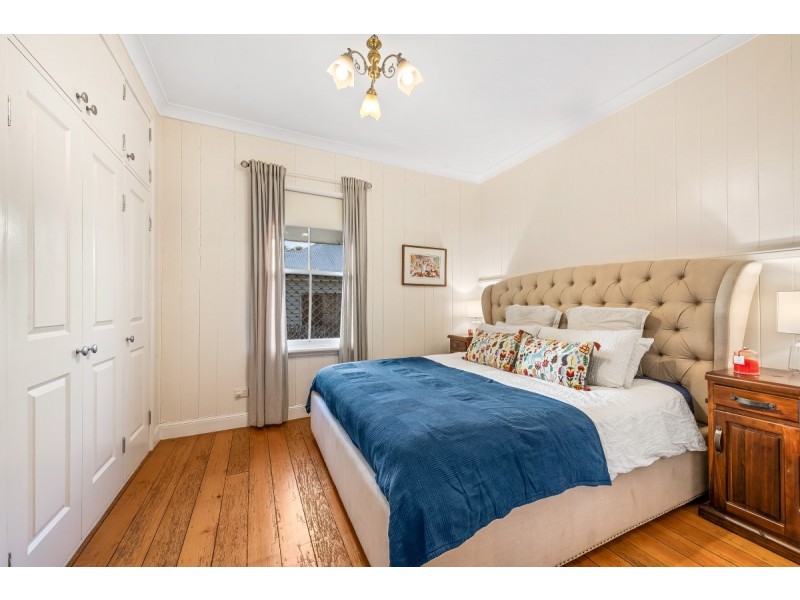 10 Roseberry Street, North Toowoomba QLD 4350