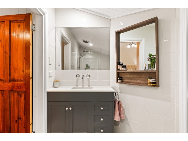 10 Roseberry Street, North Toowoomba QLD 4350