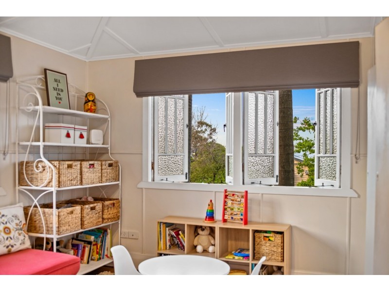 10 Roseberry Street, North Toowoomba QLD 4350