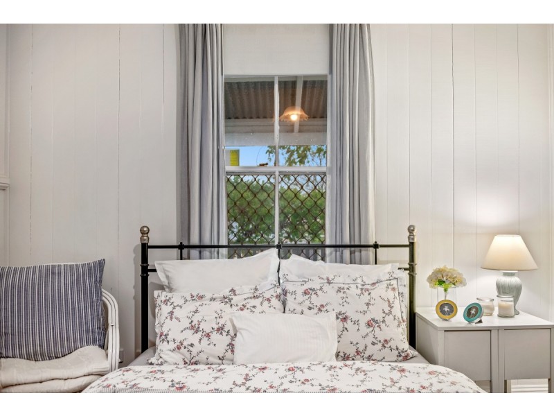 10 Roseberry Street, North Toowoomba QLD 4350