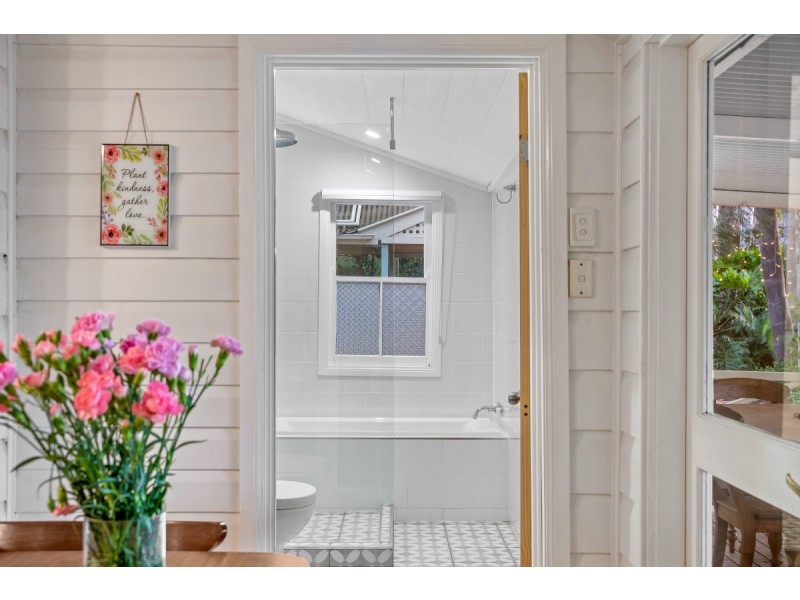 10 Roseberry Street, North Toowoomba QLD 4350