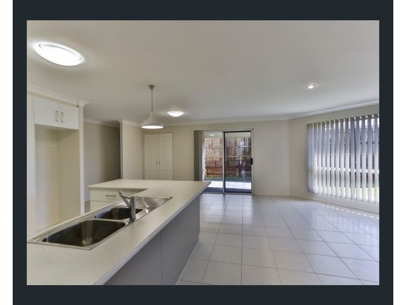 19 MCGEE DRIVE, Kearneys Spring QLD 4350