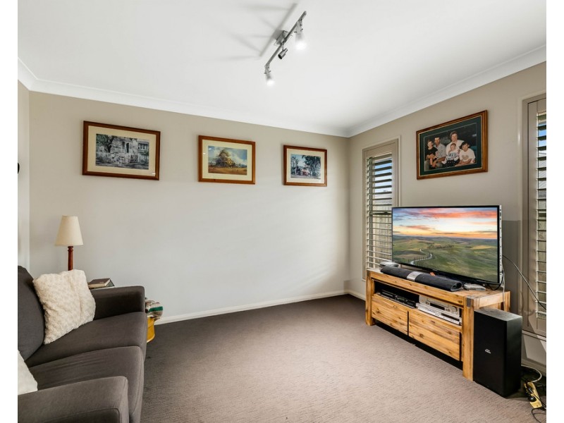 4 Macrossan Street, Cranley QLD 4350