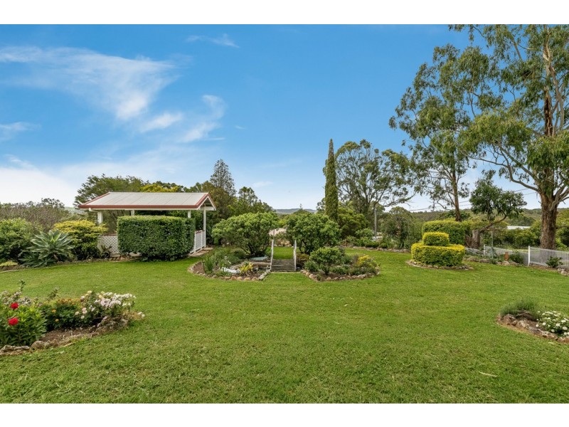 11 Tower Park Court, Crows Nest QLD 4355