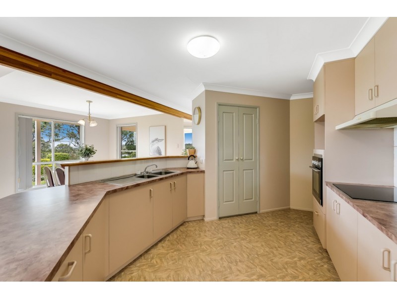 11 Tower Park Court, Crows Nest QLD 4355