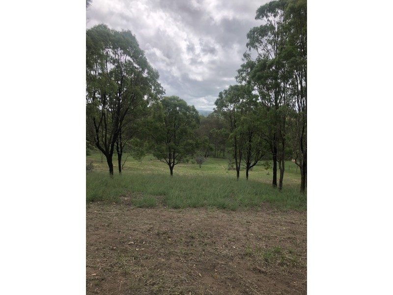 11 Tower Park Court, Crows Nest QLD 4355