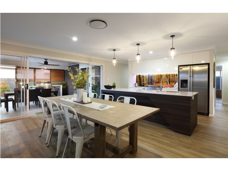 160 Kearney Street, Kearneys Spring QLD 4350