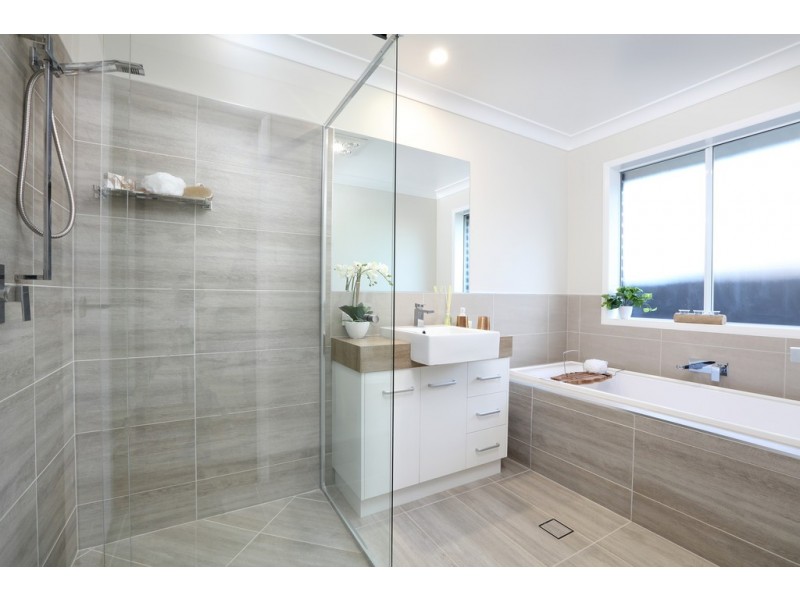 160 Kearney Street, Kearneys Spring QLD 4350