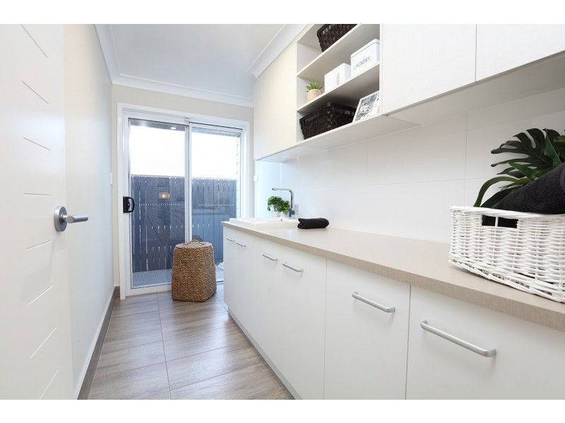 160 Kearney Street, Kearneys Spring QLD 4350