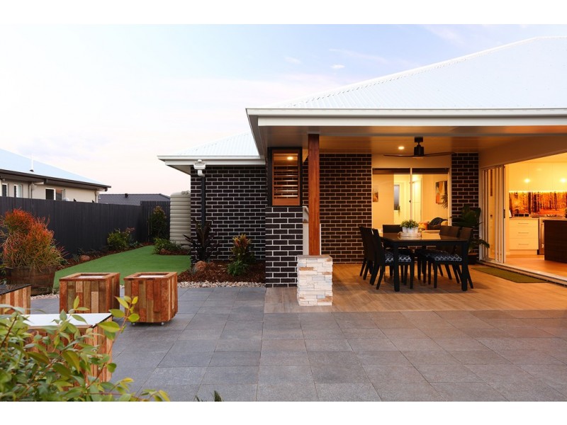 160 Kearney Street, Kearneys Spring QLD 4350