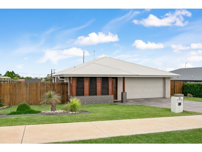 24 Hannaford Crescent, Wyreema QLD 4352