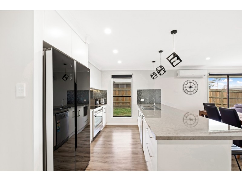 24 Hannaford Crescent, Wyreema QLD 4352