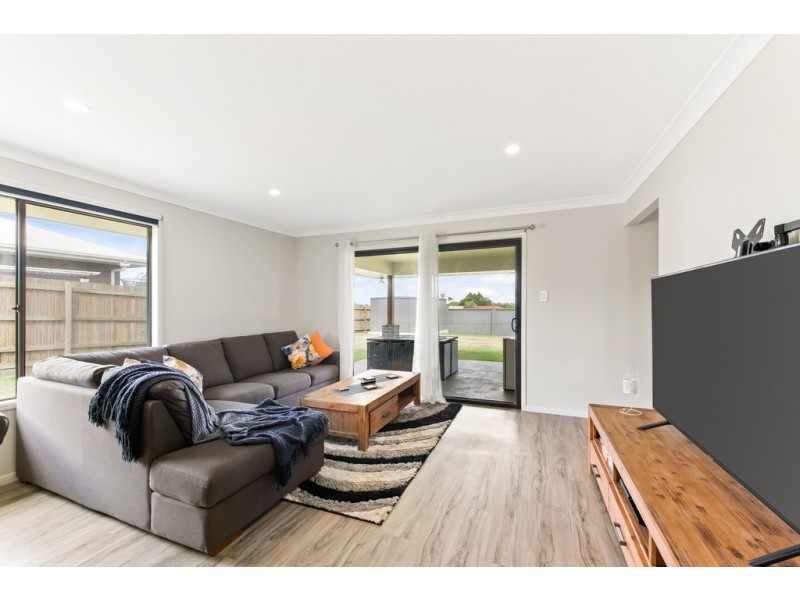 24 Hannaford Crescent, Wyreema QLD 4352