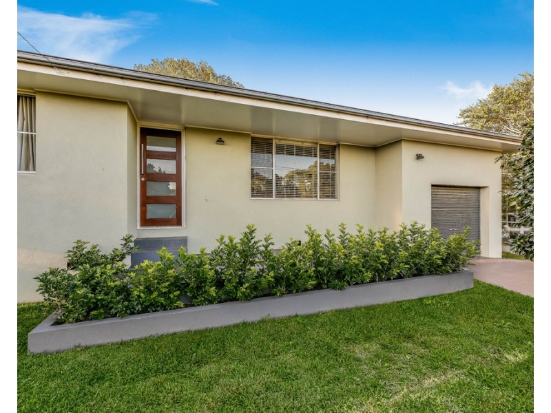 11 Barrymount Crescent, Mount Lofty QLD 4350