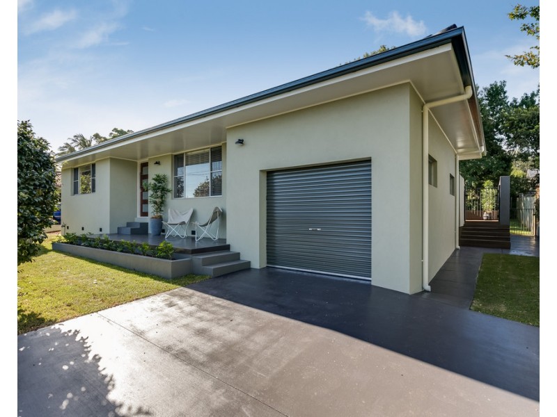 11 Barrymount Crescent, Mount Lofty QLD 4350