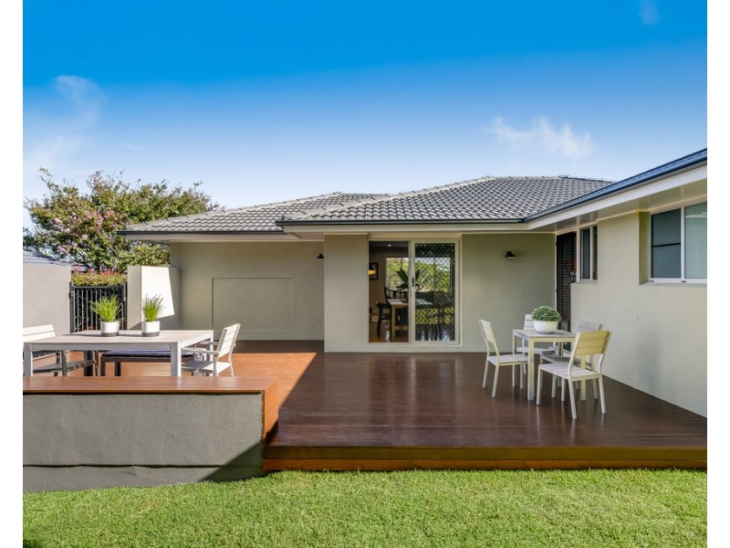 11 Barrymount Crescent, Mount Lofty QLD 4350