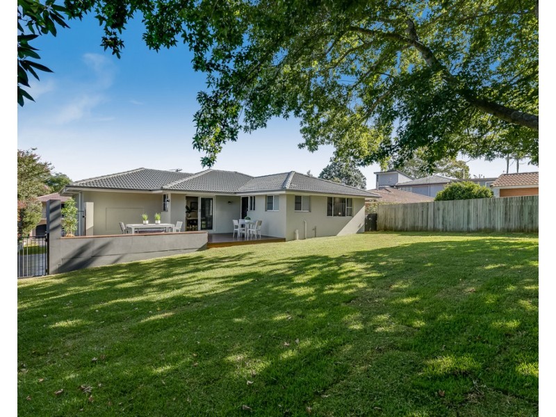 11 Barrymount Crescent, Mount Lofty QLD 4350