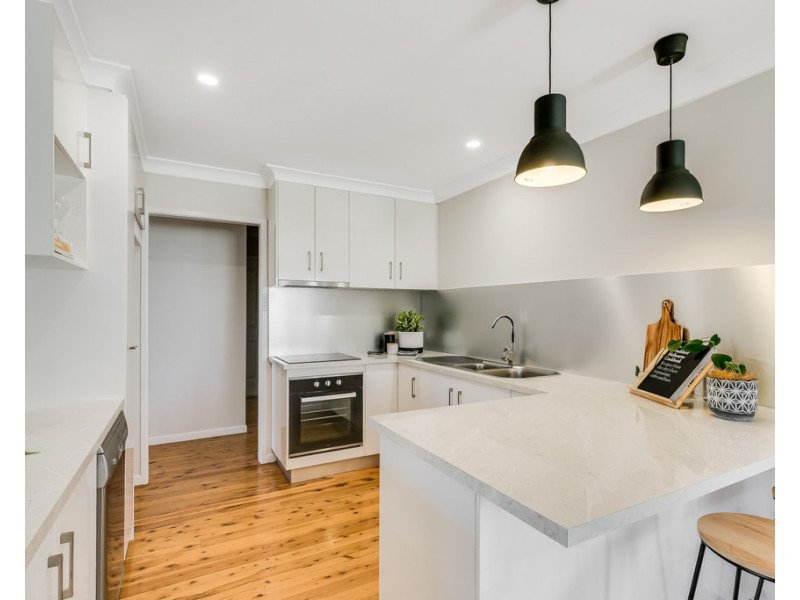 11 Barrymount Crescent, Mount Lofty QLD 4350