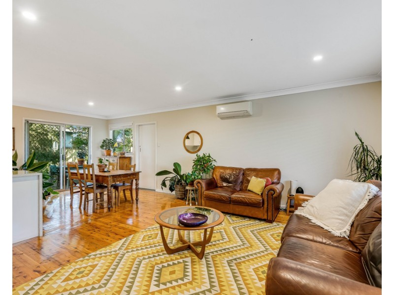11 Barrymount Crescent, Mount Lofty QLD 4350