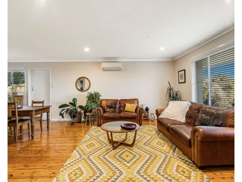 11 Barrymount Crescent, Mount Lofty QLD 4350