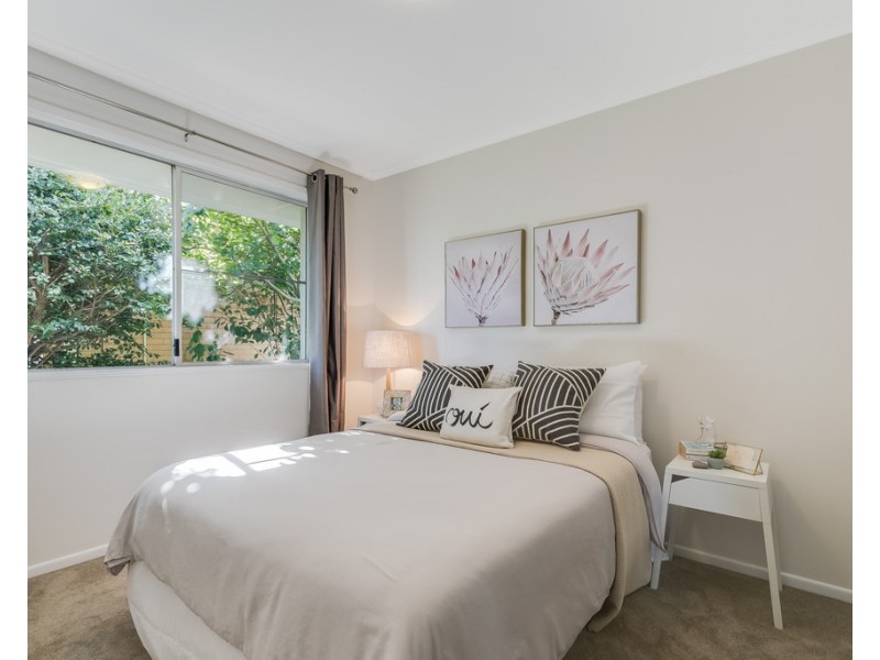 11 Barrymount Crescent, Mount Lofty QLD 4350