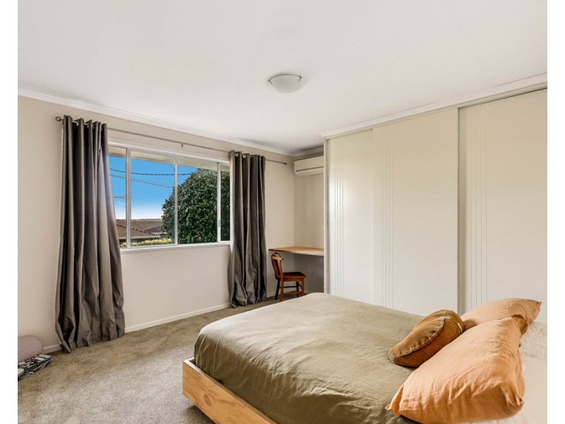 11 Barrymount Crescent, Mount Lofty QLD 4350