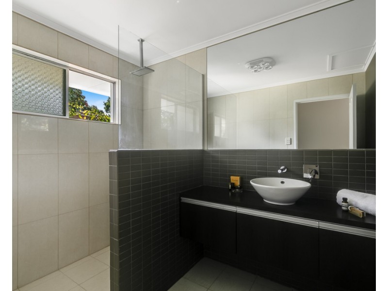 11 Barrymount Crescent, Mount Lofty QLD 4350