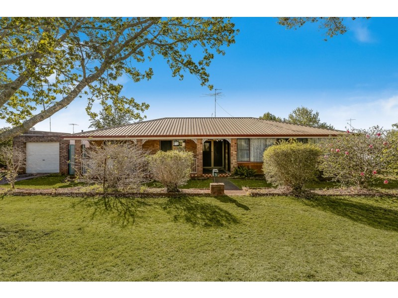 5 Arlaw Street, Centenary Heights QLD 4350