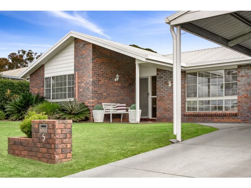 5 Smythe Street, Kearneys Spring QLD 4350