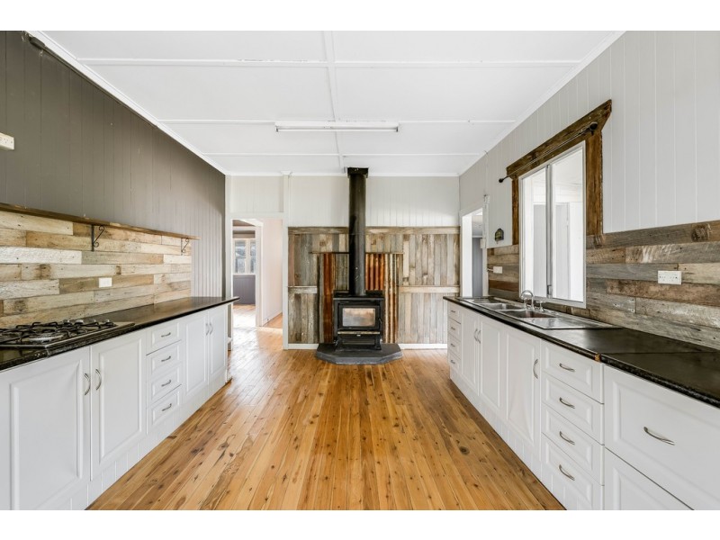 2 Hartwig Street, Goombungee QLD 4354