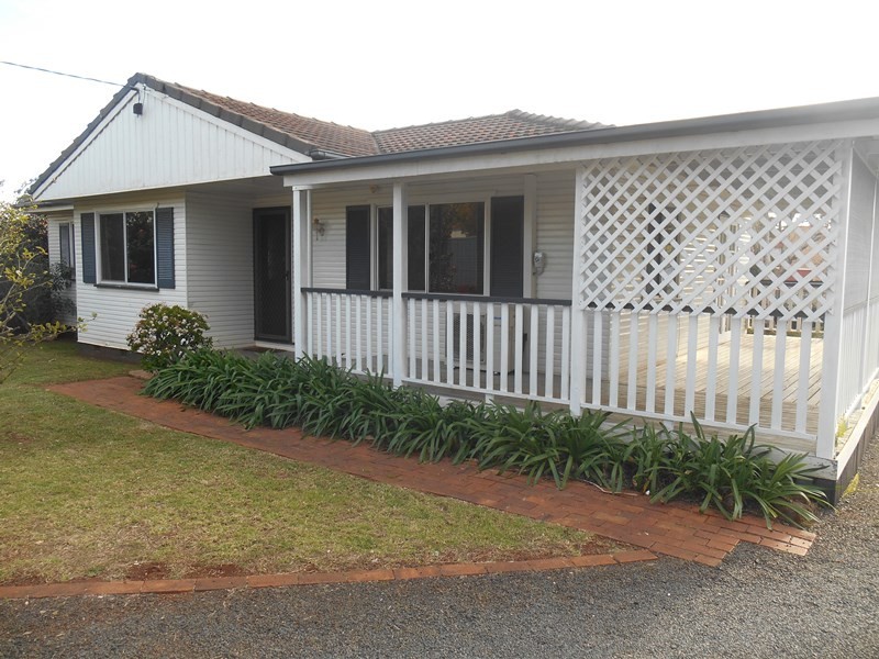 13 McIntyre Street, Centenary Heights QLD 4350