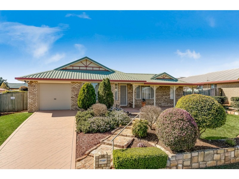 19 Oaklands Court, Glenvale QLD 4350