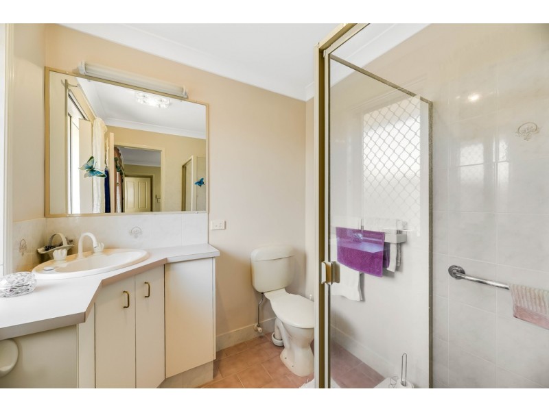 19 Oaklands Court, Glenvale QLD 4350