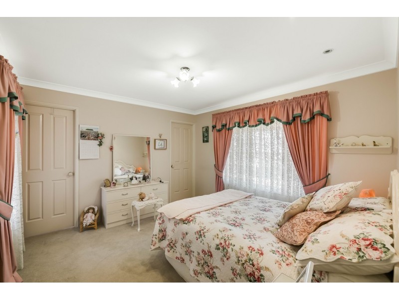 19 Oaklands Court, Glenvale QLD 4350