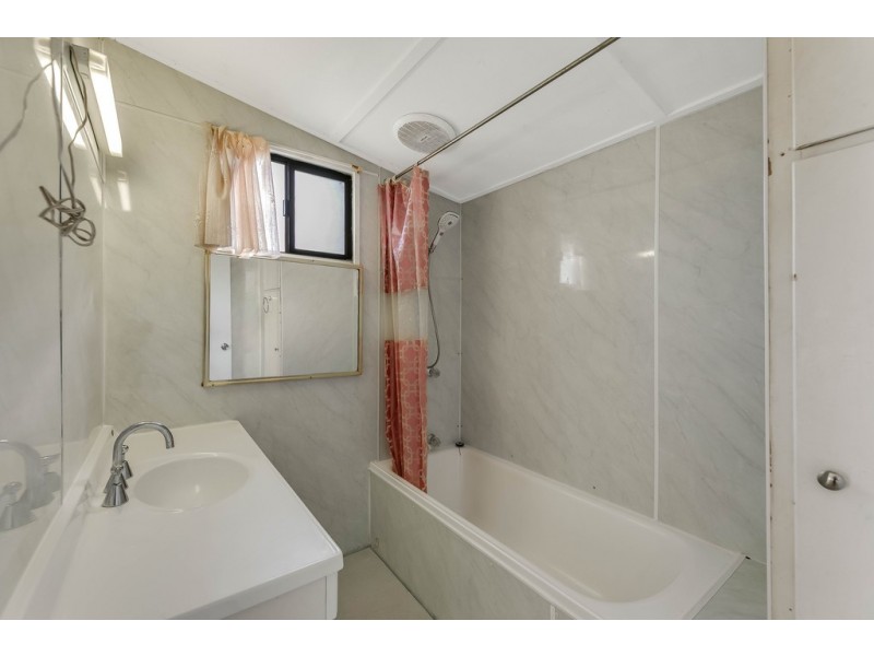 307 James Street, Newtown QLD 4350