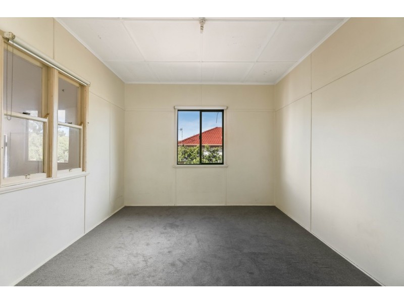 307 James Street, Newtown QLD 4350