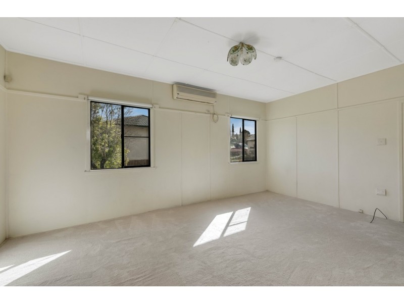 307 James Street, Newtown QLD 4350