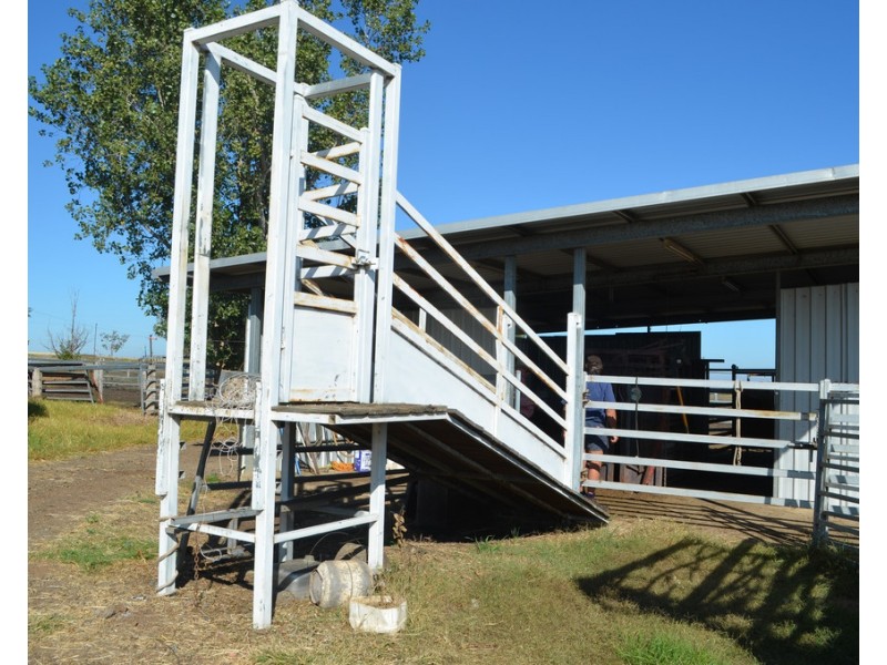 15690 New England Highway, Clifton QLD 4361