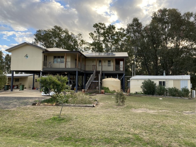 27 Foster Street, Condamine QLD 4416