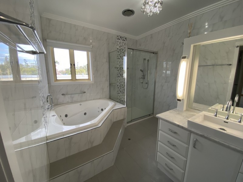 27 Foster Street, Condamine QLD 4416