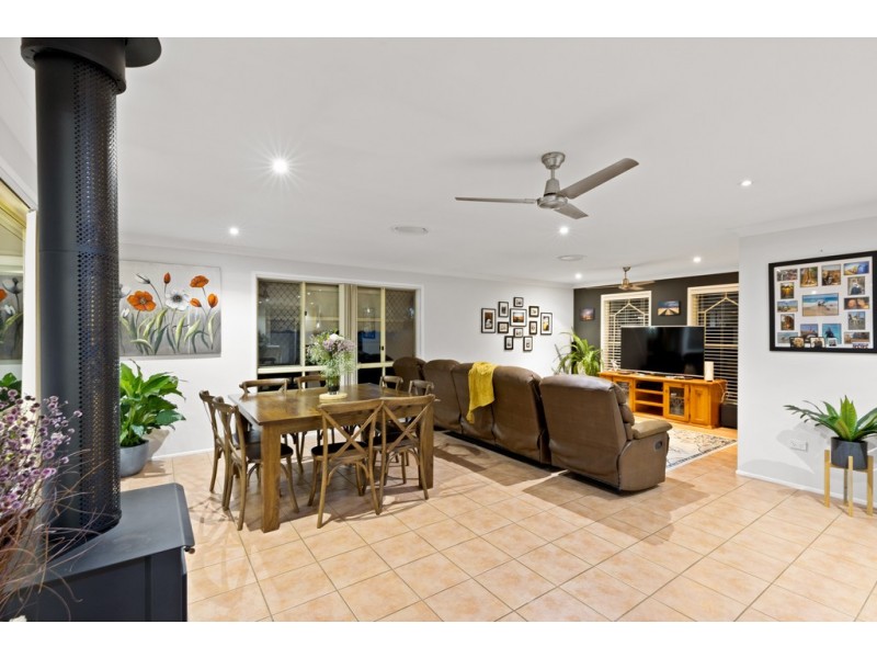 1 Kimdon Crescent, Highfields QLD 4352