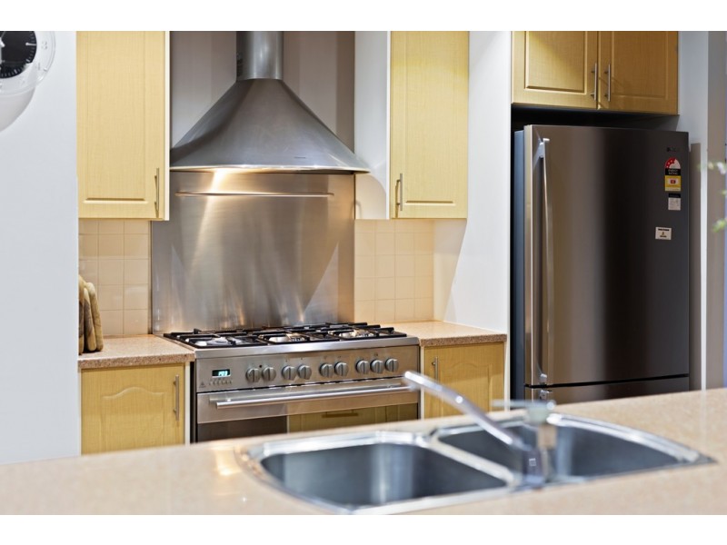 1 Kimdon Crescent, Highfields QLD 4352