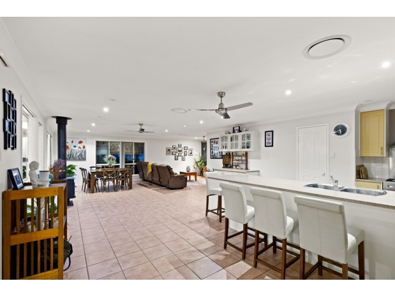 1 Kimdon Crescent, Highfields QLD 4352