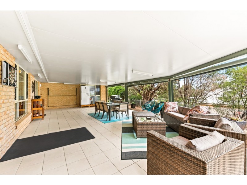 1 Kimdon Crescent, Highfields QLD 4352