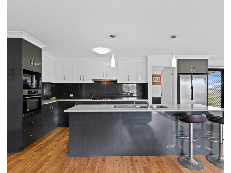 7 Hamilton Drive, Vale View QLD 4352