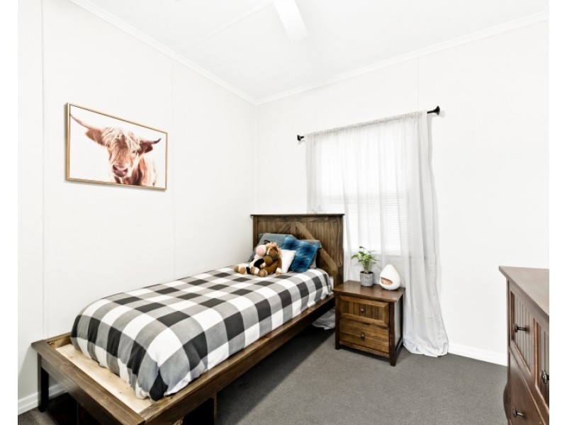 295 South Street, Harristown QLD 4350