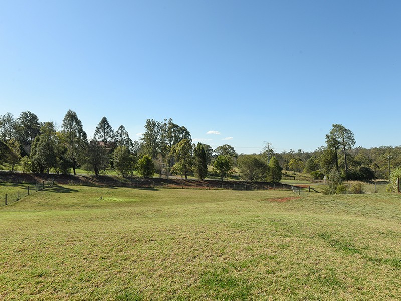 34 Charmaine  Court, Kleinton QLD 4352